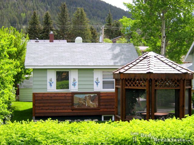 Banff Beaver Cabins